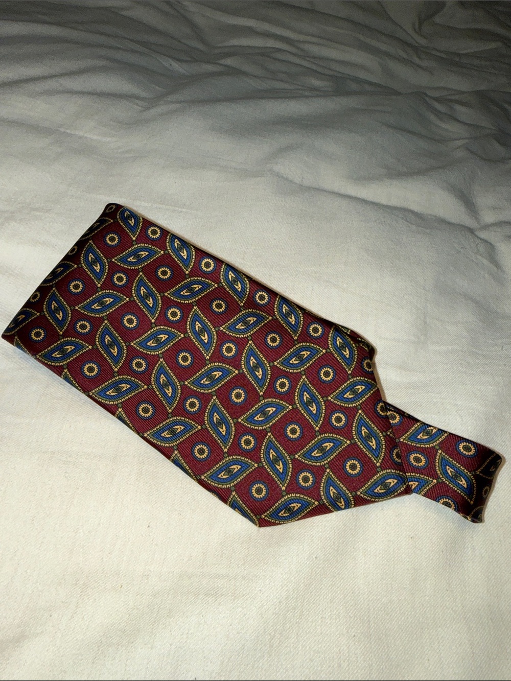 Vintage Burberrys Classic Burgundy Geometric Silk Tie